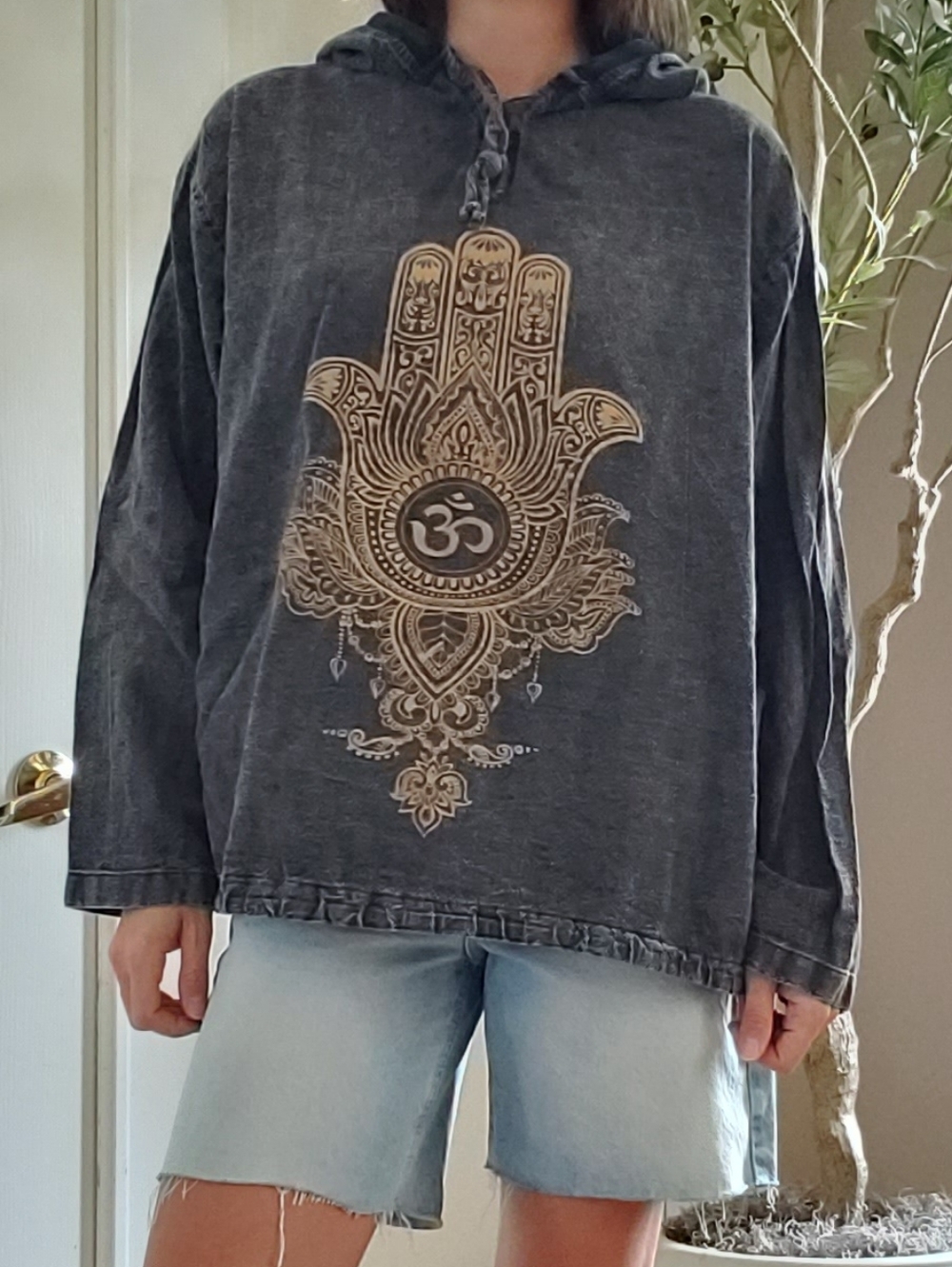 KATHMANDU IMPORTS Hansa Aum Print Gray 100% Cotton Hooded Shirt